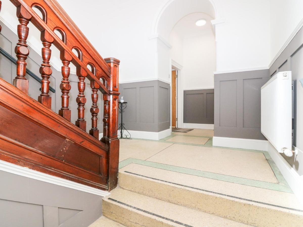 The Court Room At The Institute Executive Apartments Keith Exterior photo